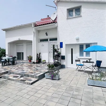 Apartment Marija With Big Garden - Ta Leut Agency